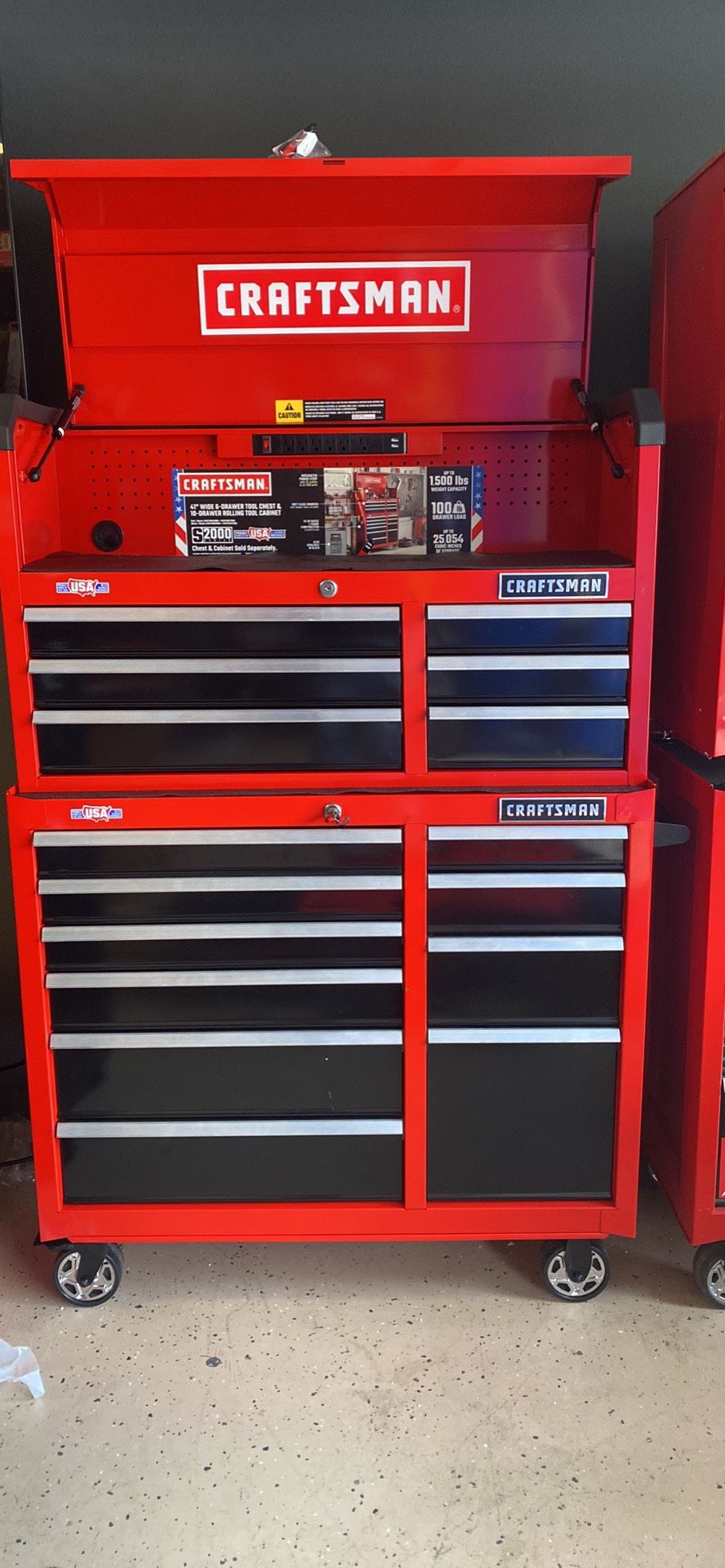Craftsman’s Tool Box Complete New Bottom Box Has A Dent In Back Doesn’t