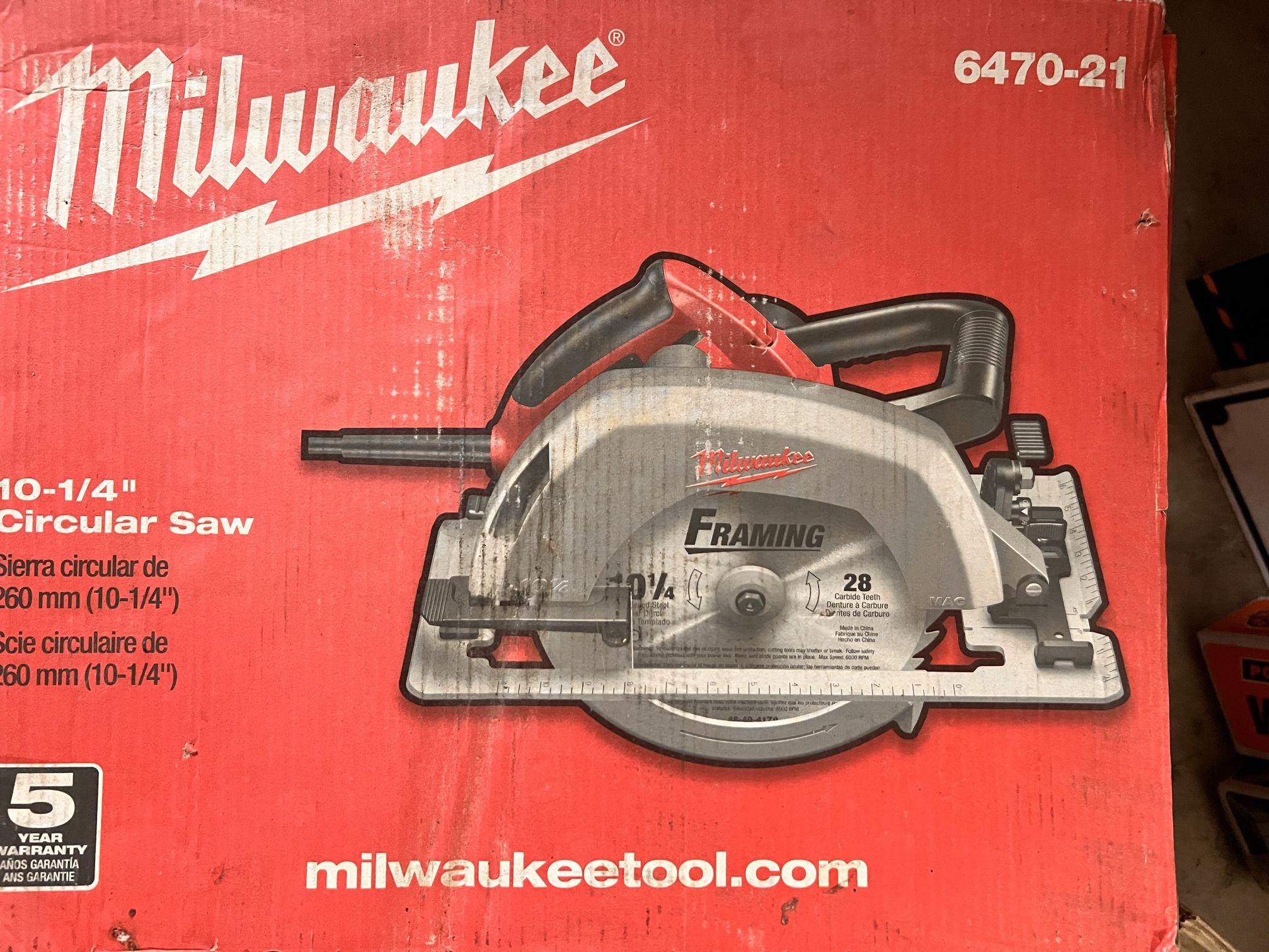 LIKE NEW Milwaukee 6470-21 10-1/4" 15 Amp Circular Saw 5,200 RPM