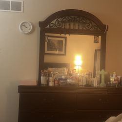 Dresser With An Extra 5 Drawers 