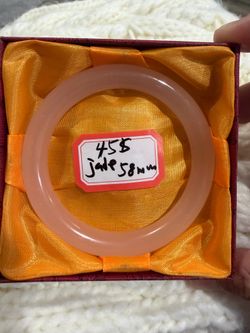 Light Pink Jade Bangle