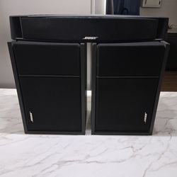 Bose 3- Piece Speaker Set. 2 Main Speakers With Center Speakers