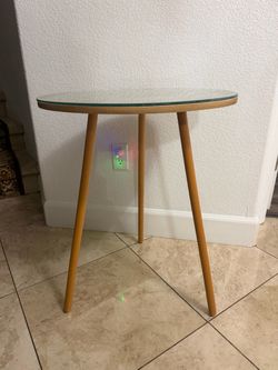 3-Legged Round Accent Table With Glass Tabletop