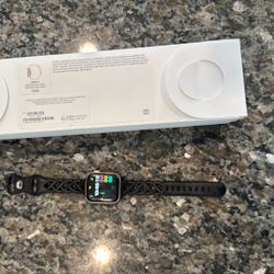 Apple Iwatch Series 5 Gold 40mm Used Still Works!!