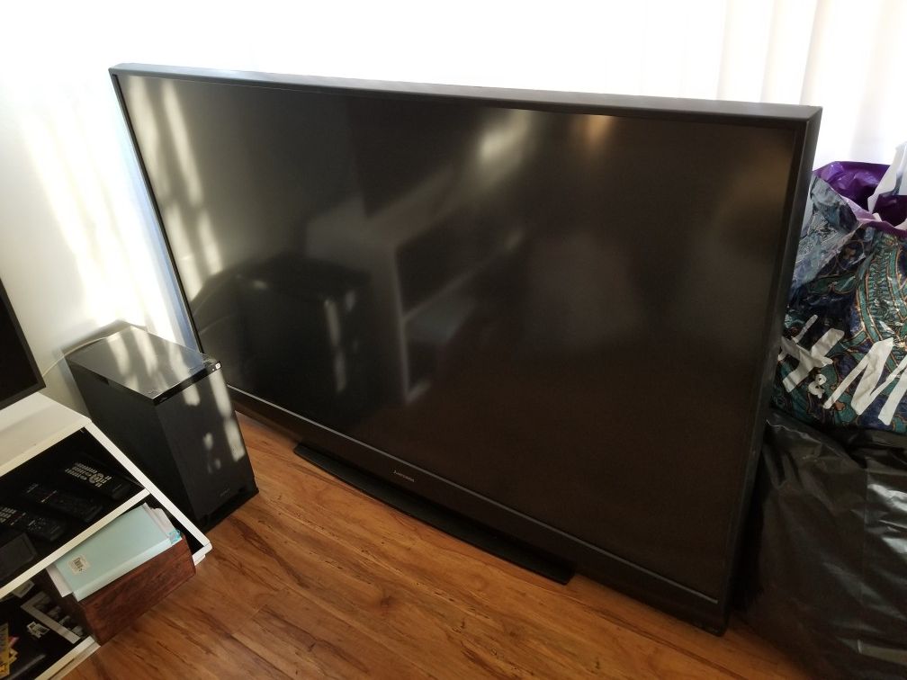 Mitsubishi TV 73 inches, 1080p, 3D Ready, home cinema DLP, HDTV