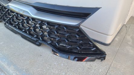 2023 - 2024 KIA SPORTAGE GRILLE GRILL CAMERA TYPE GENUINE USED OEM.  H1