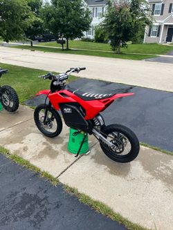 MotoTec 72V Pro 5000W – Renthal Bars, GUTS Seat, Upgraded Shock – 54mph