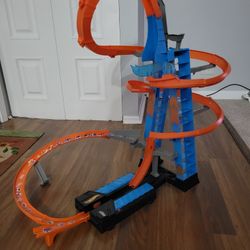 Hot Wheels Sky Crash Track
