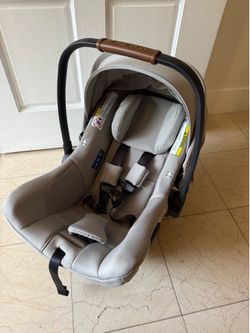 Nuna Pipa Carseat