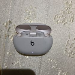 Beat earbuds