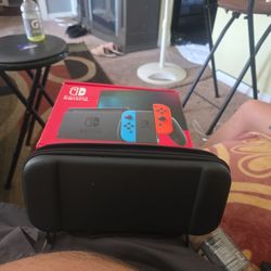 Selling nintendo switch been used once only brand new in box