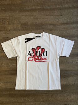 Men’s white tee shirt size M
