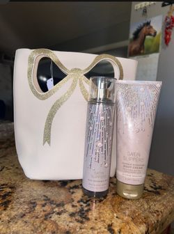 Bath & body works satin slippers set