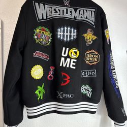 RARE SIZE *NEW* MEDIUM WWE WRESTLEMANIA VARSITY JACKET