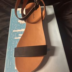 Woman’s Black Sandals