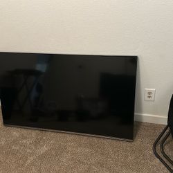 55” Hisense TV