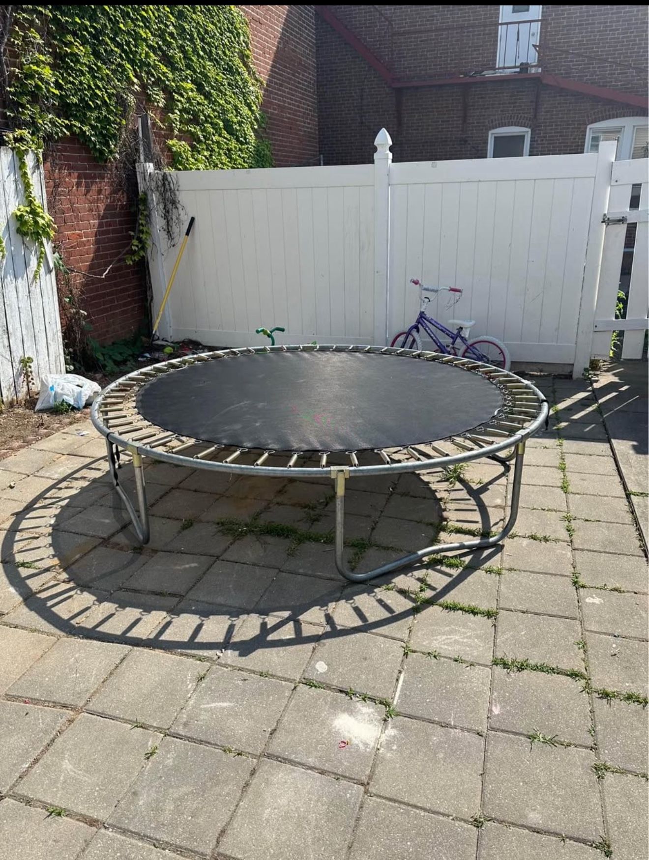 Trampoline 