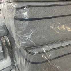 Queen Pillowtop Mattress Sets