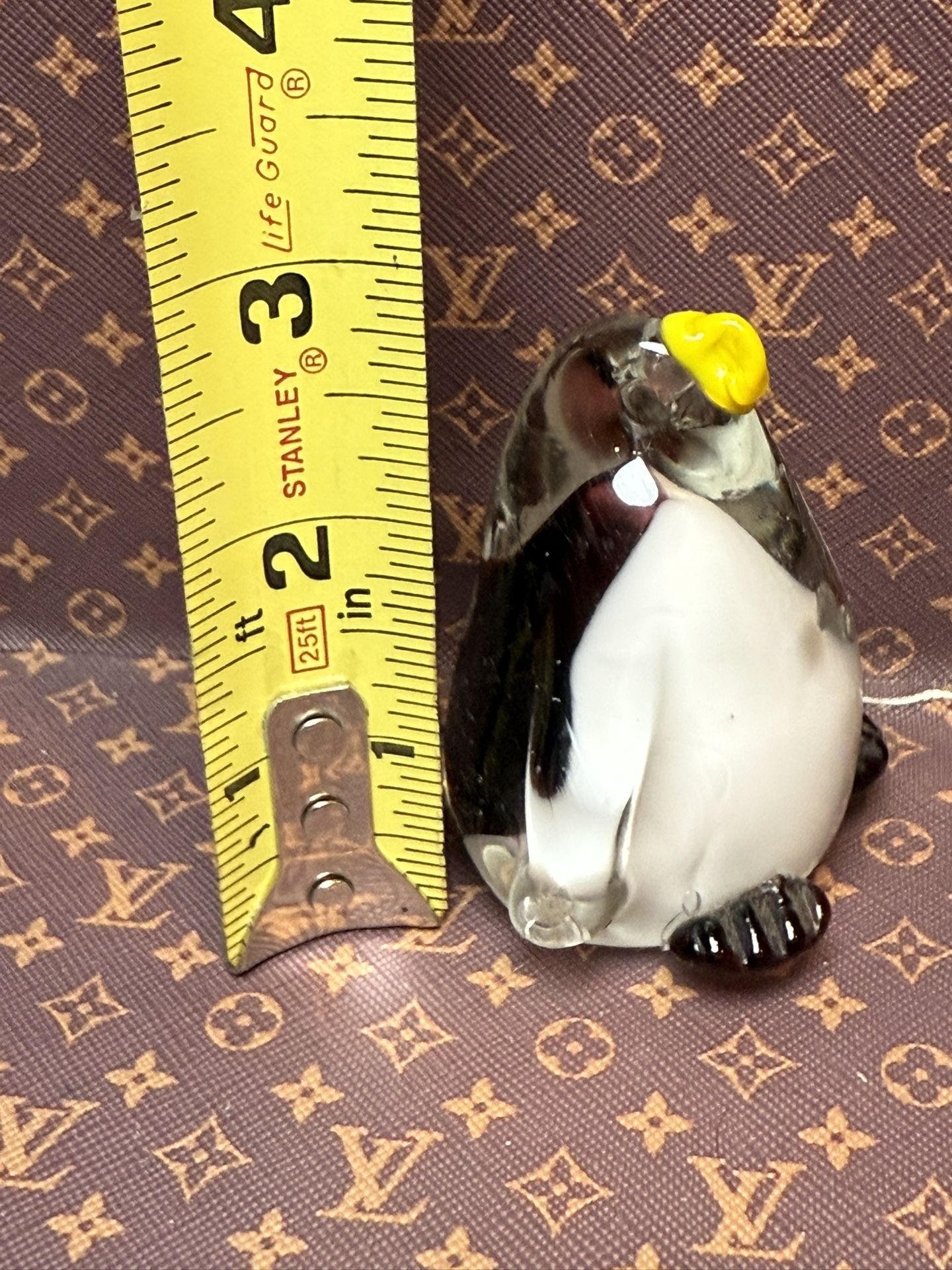 Art Glass Penguin Figurine/Paperweight 3" tall