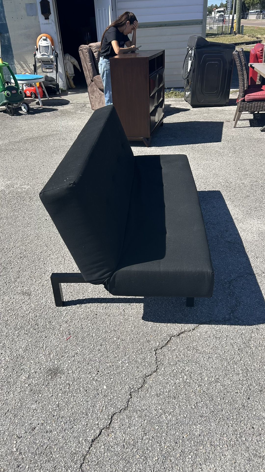 Black Futon 
