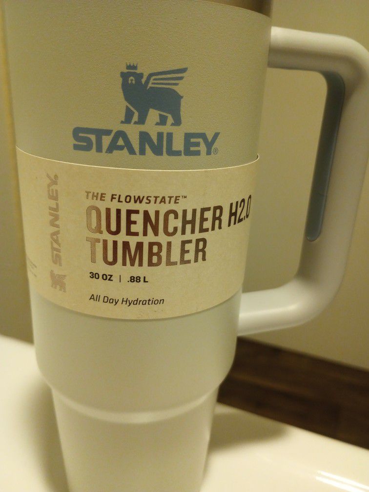 Stanley 30 oz. Quencher H2.0 FlowState Tumbler - Chambray for Sale in  Corpus Christi, TX - OfferUp