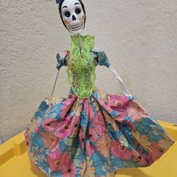 Catrina Figurine