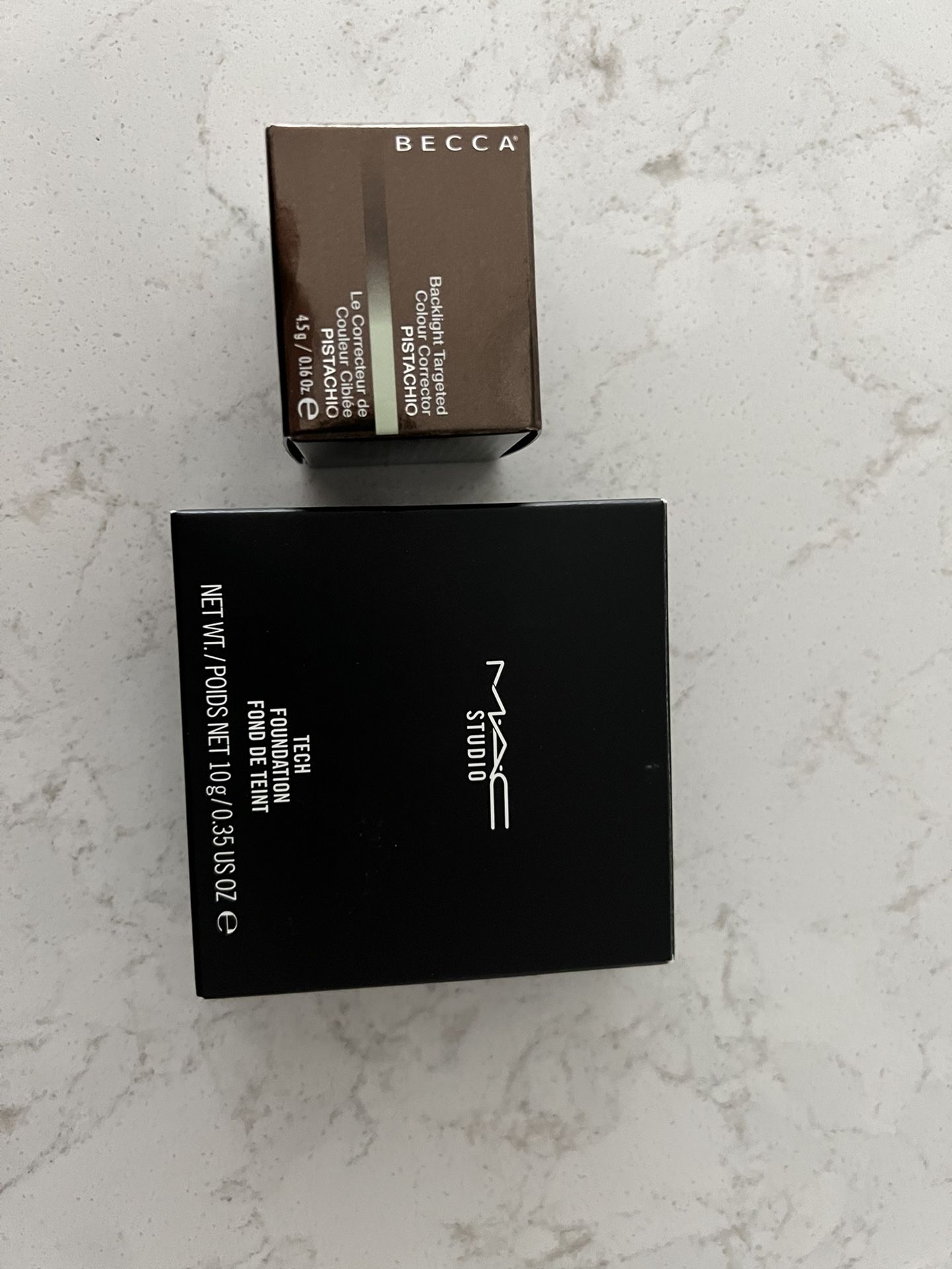 BRAND NEW MAC MAKE UP