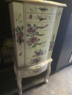 Jewelry Cabinet w/mirror