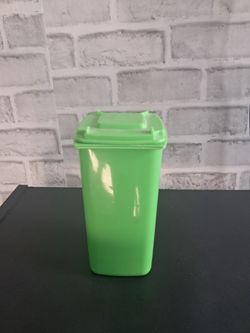 Desk trashcan decor