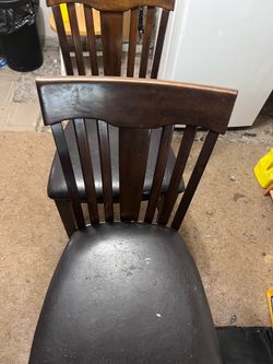 Set of 4 chairs