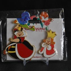 Disney Paris Queen Of Hearts & King 2 Pin Set