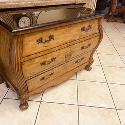 Hooker Furniture Bombe Chest