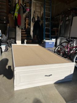 Twin platform bed frame