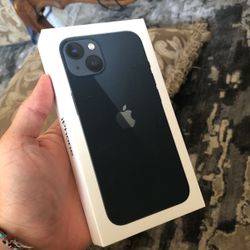 iPhone 13 ( Unlocked )