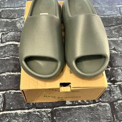 Yeezy Adidas Slides Size 7 granite 