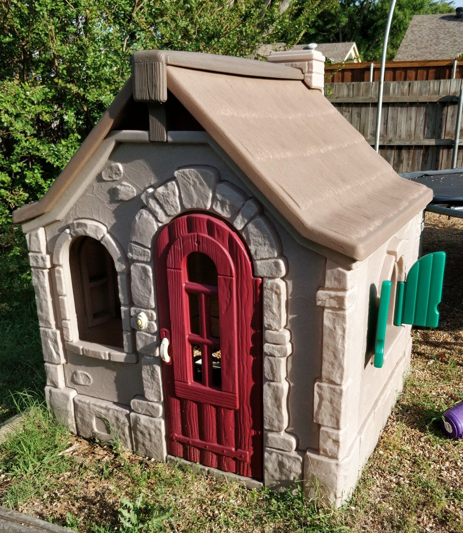 Outside playhouse - Step2 Naturally Playful Storybook Cottage