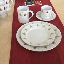 Tienshan Golden Pine Fine China Set