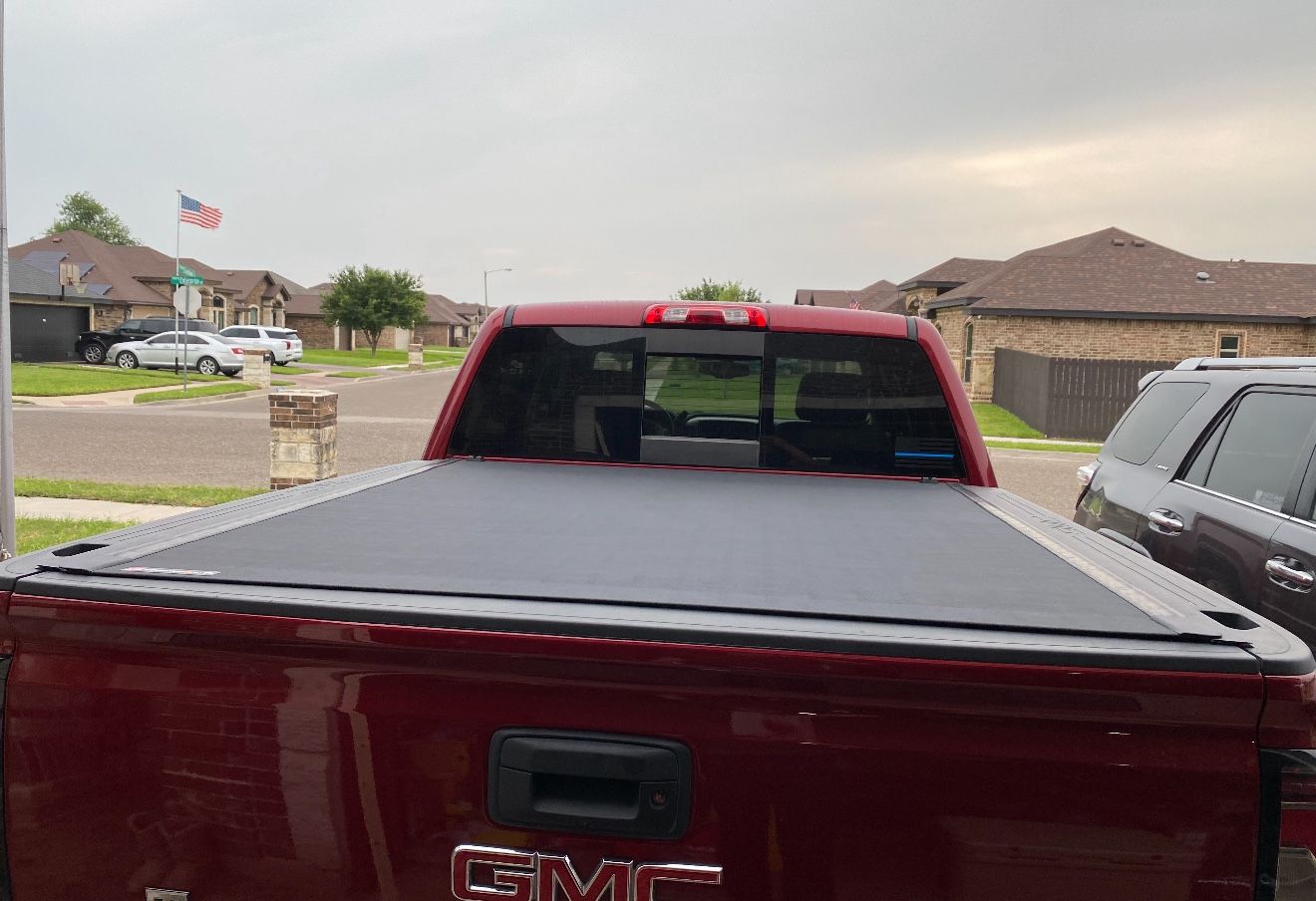 REALTRUCK BAK REVOLVER X4S HARD ROLL UP TONNEAU COVER