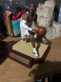 Allen Inversion basket ball prestige porcelain figuring