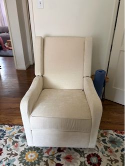 Cream Swivel Glider Recliner – Like New