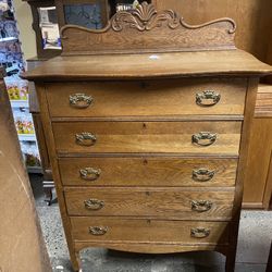 5 Drawer Vintage Dresser w/ Back Splash (No Key)