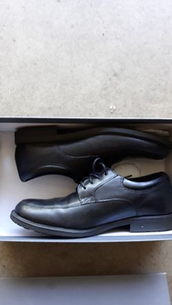 Shoes - Rockport size 9 wide