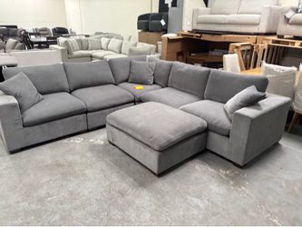 Modular sectional couch