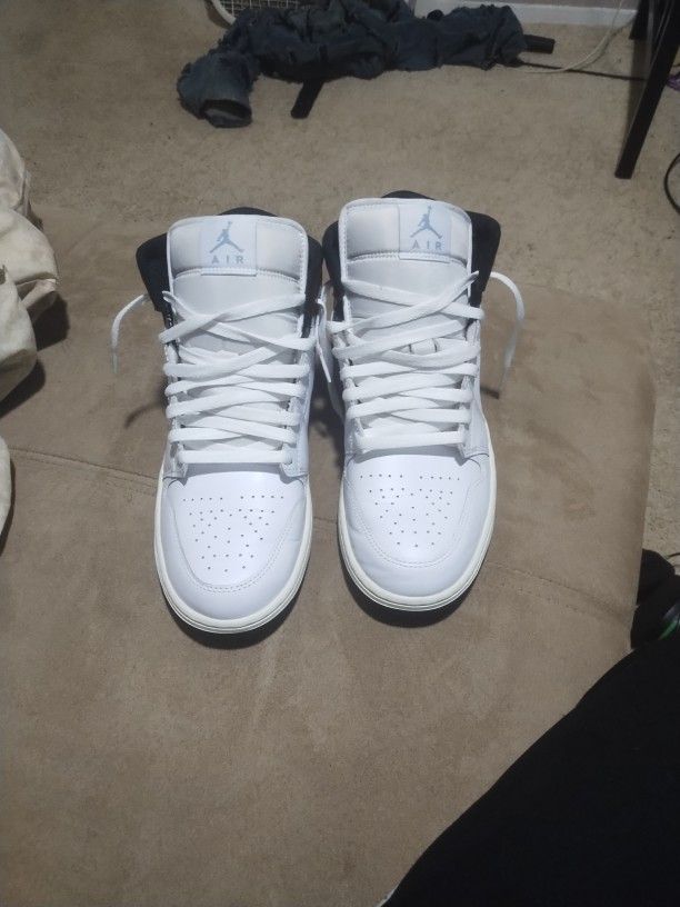 π₯π₯
Air Jordan 1 Retro Mid SE 'Brown Blue Grey'