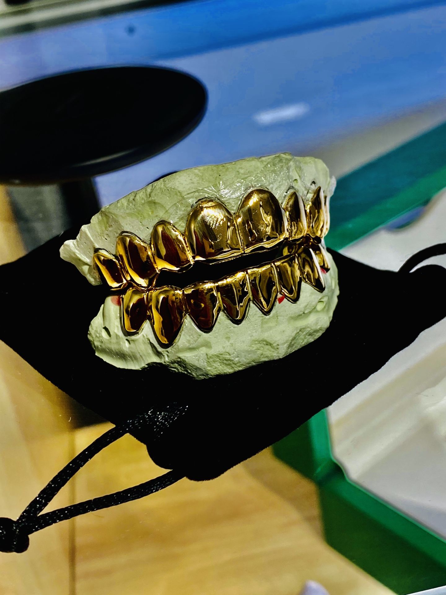 Gold grillz 8 Teeth Top 8 Theeth Bottom