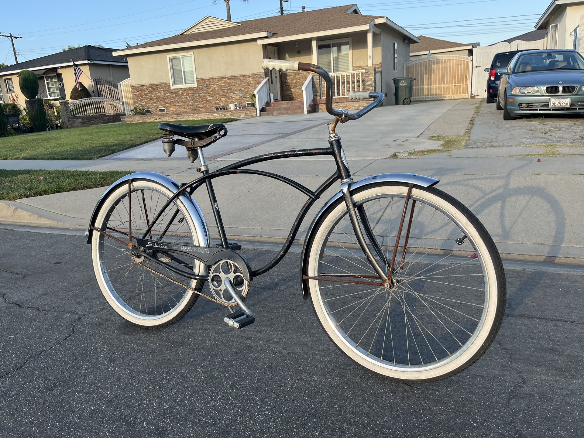 schwinn heavy duti bicycle 1967 Schwinn Heavy Duti 26” Cruiser Vintage Bike for Sale in Torrance, CA