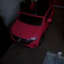 Child's Mercedes Battery Ride on Car