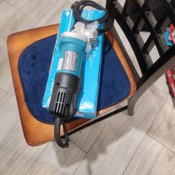 Makita Angle Grinder 4 1/2"