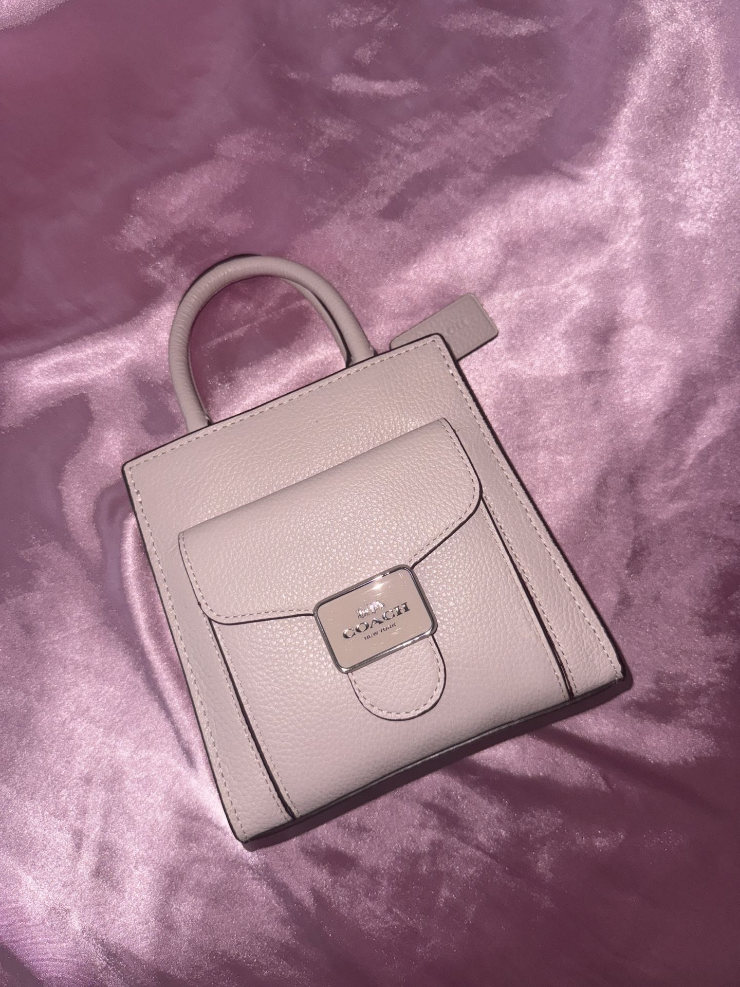 New Authentic Coach Pebbled Leather Mini Pepper