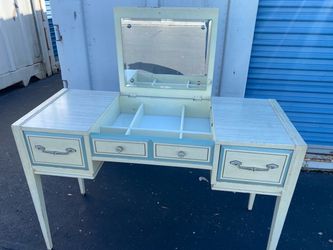 Vintage vanity, makeup table