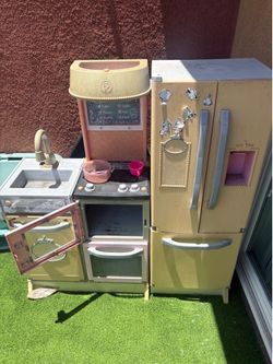 Free Kids kitchen toy